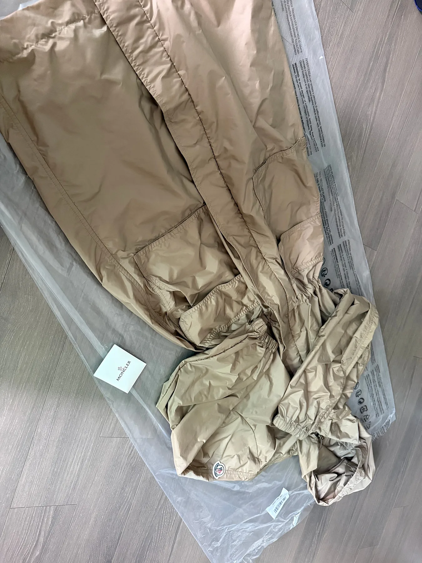몽클레르 바람막이 재킷