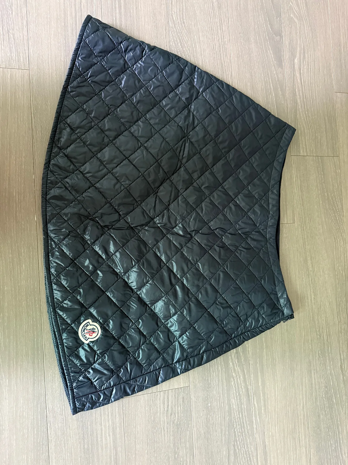 몽클레르 퀼팅스커트