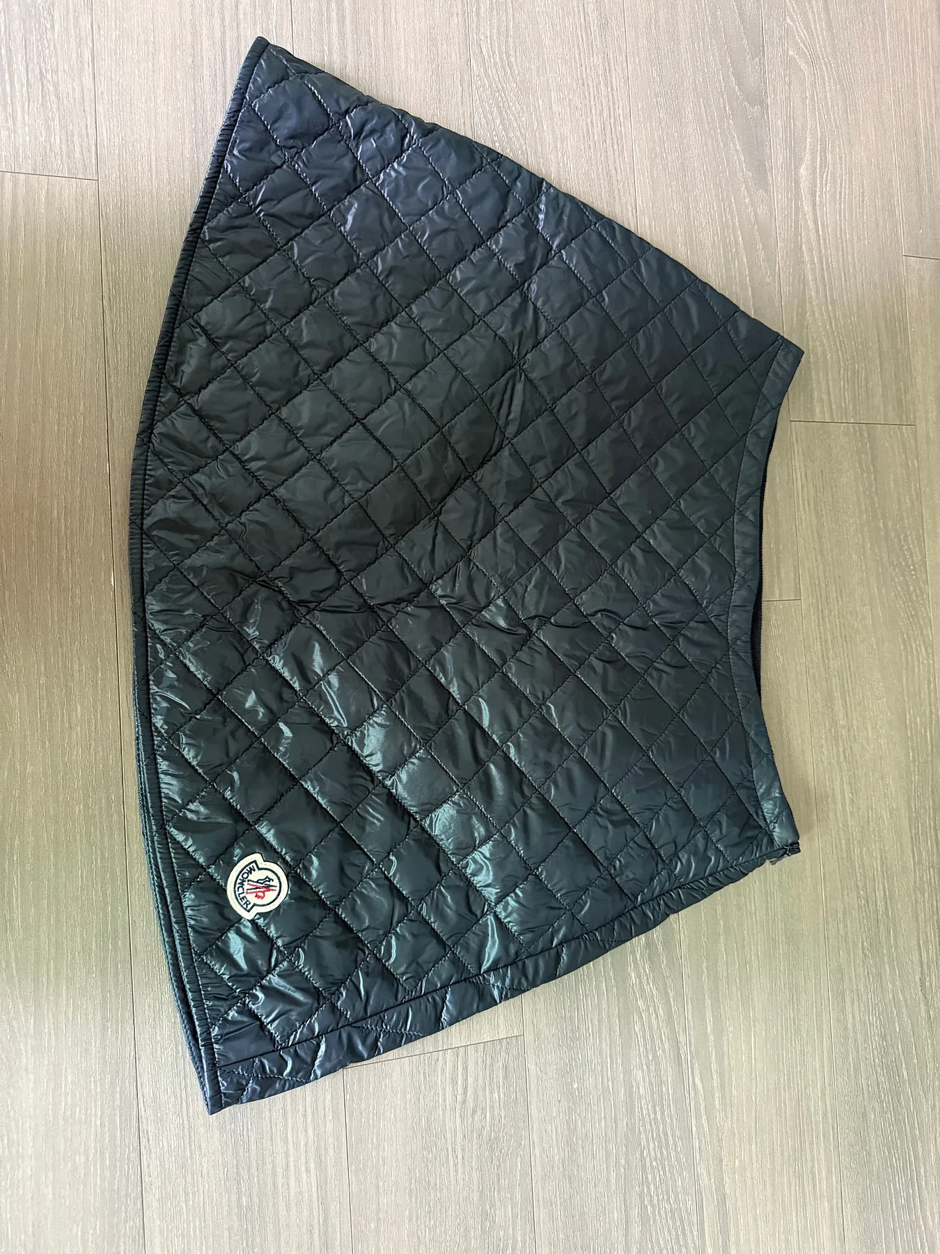 몽클레르 퀼팅 스커트