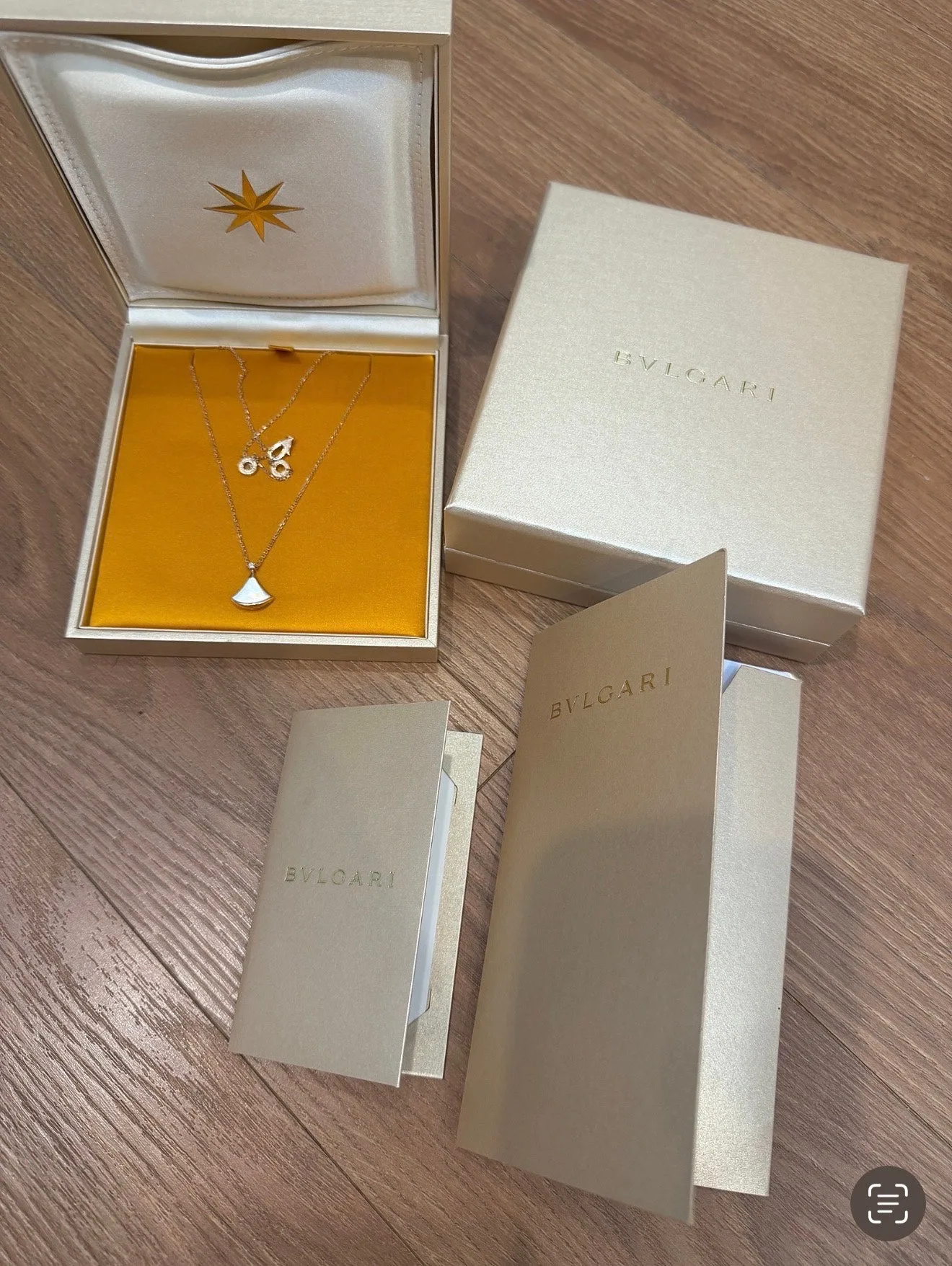 불가리 디바스드림 로즈골드 목걸이