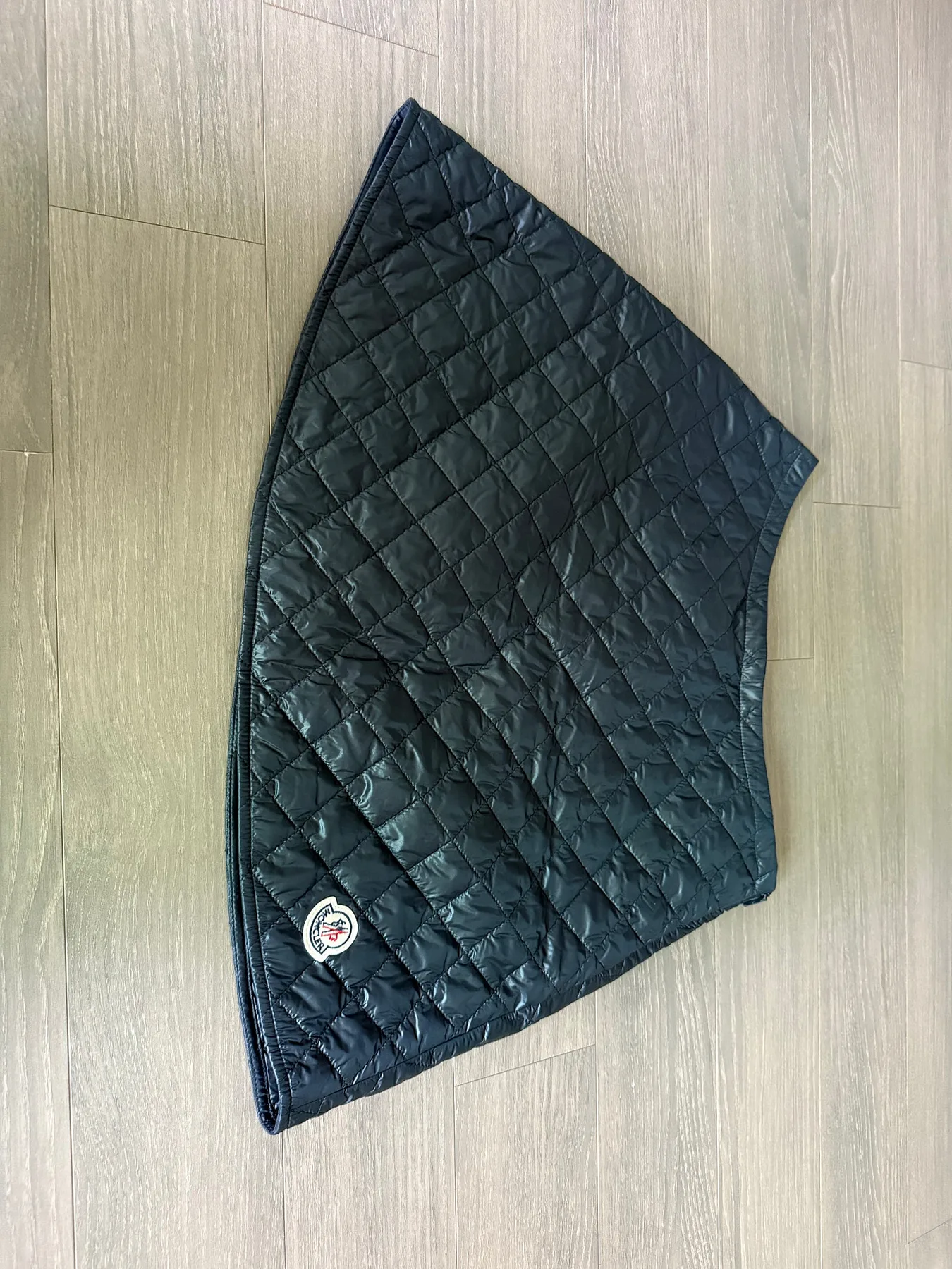 몽클레르 퀼팅 스커트