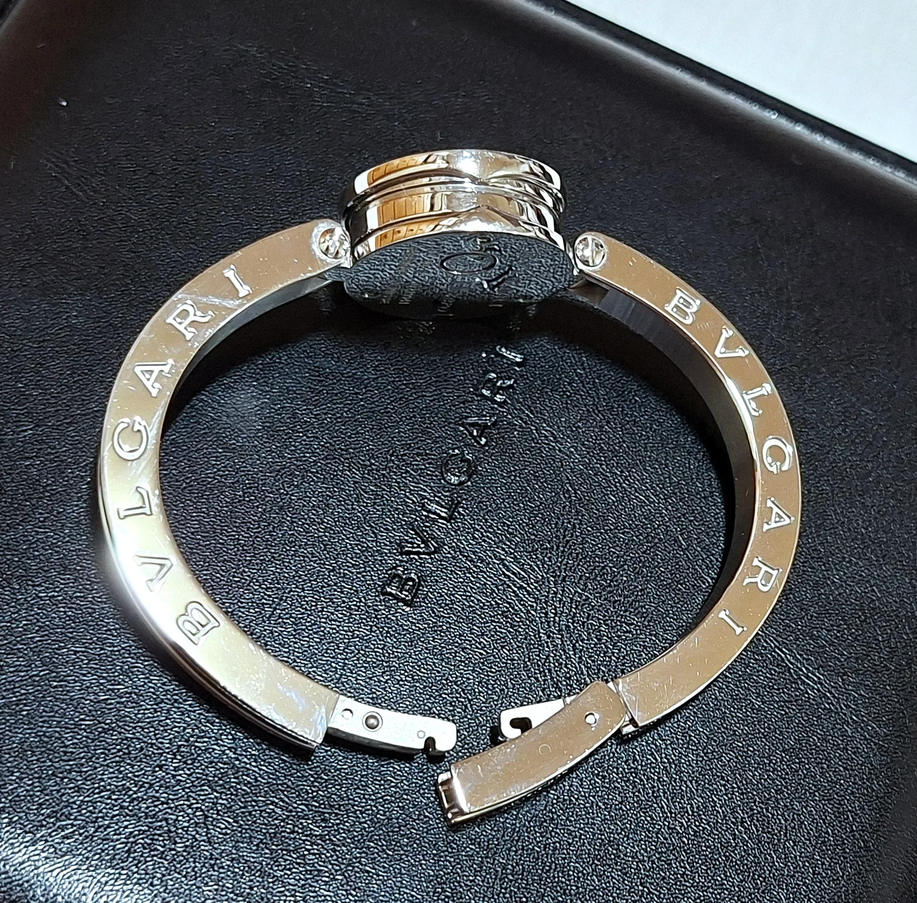 불가리 비제로원 12p다이아 뱅글워치