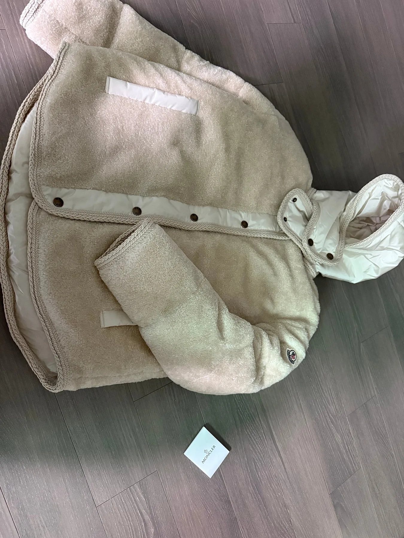 몽클레르 구스패딩