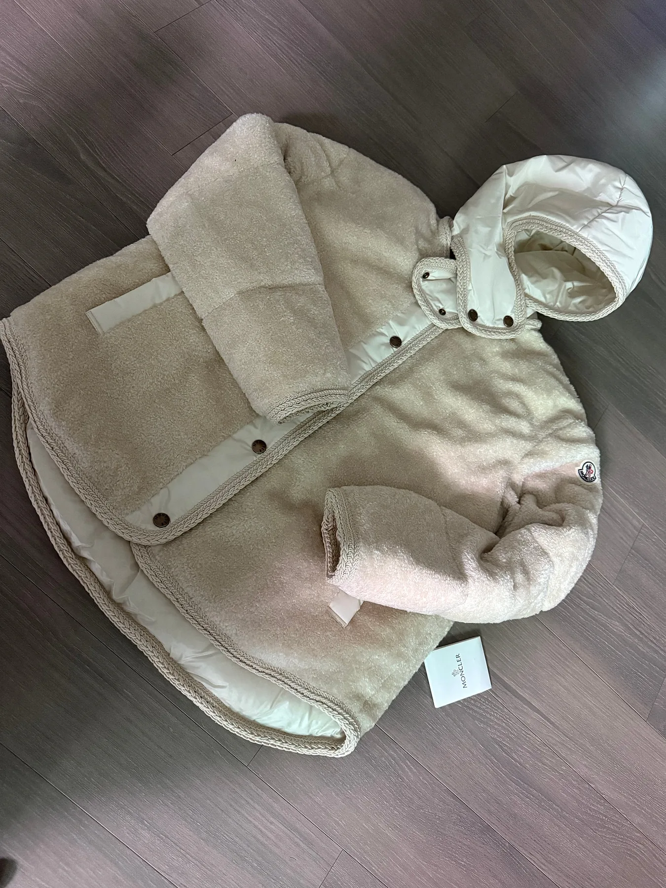 몽클레르 구스 패딩