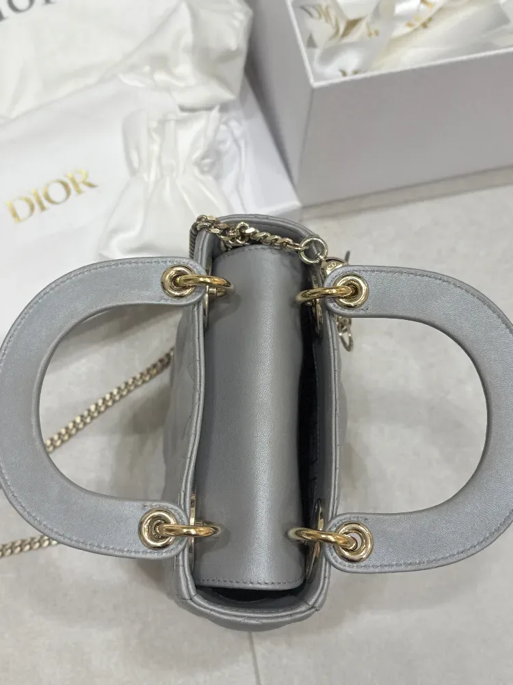 디올 레이디백 미니 펄그레이 금장 사진 4