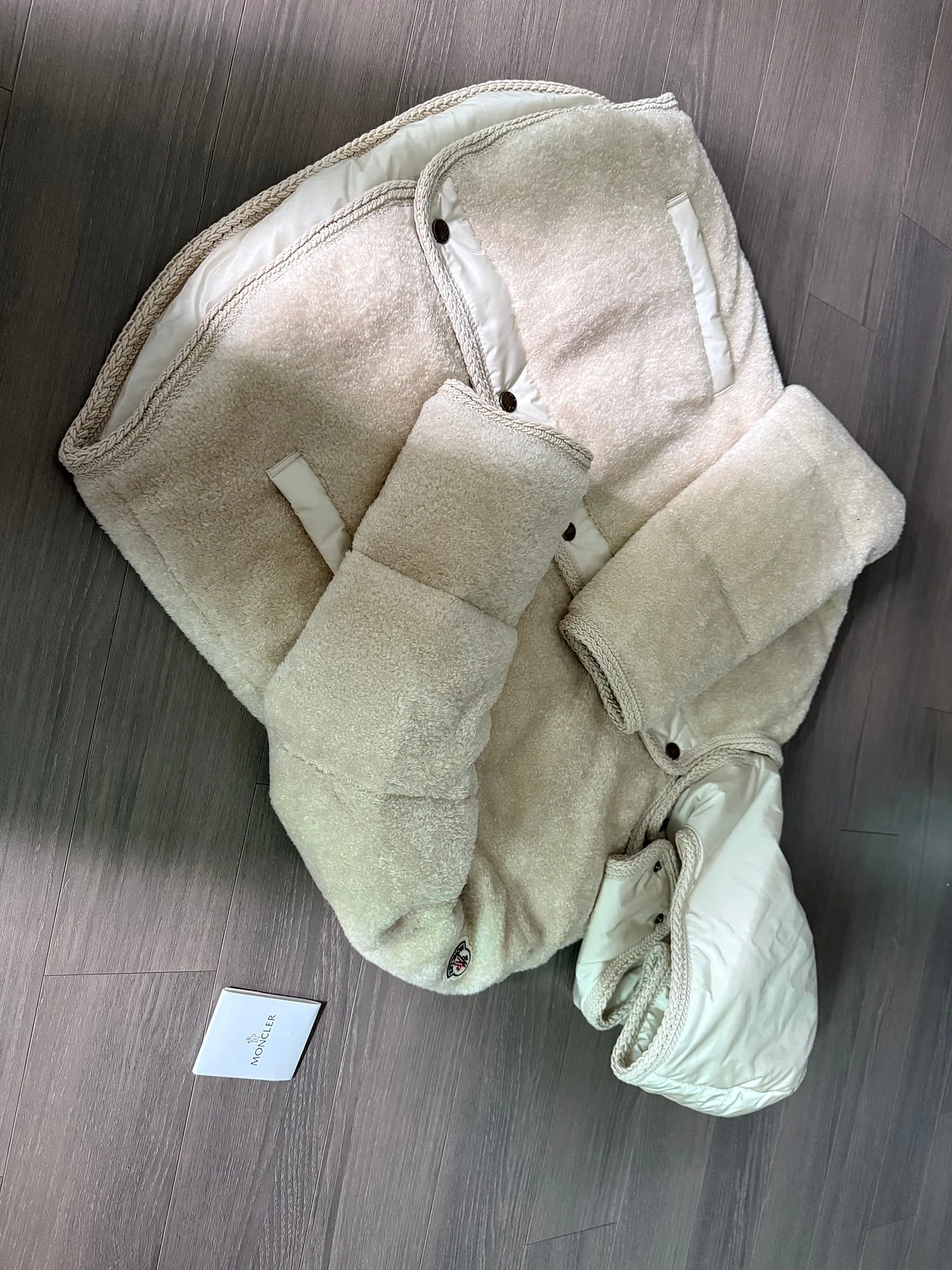 몽클레르 구스패딩