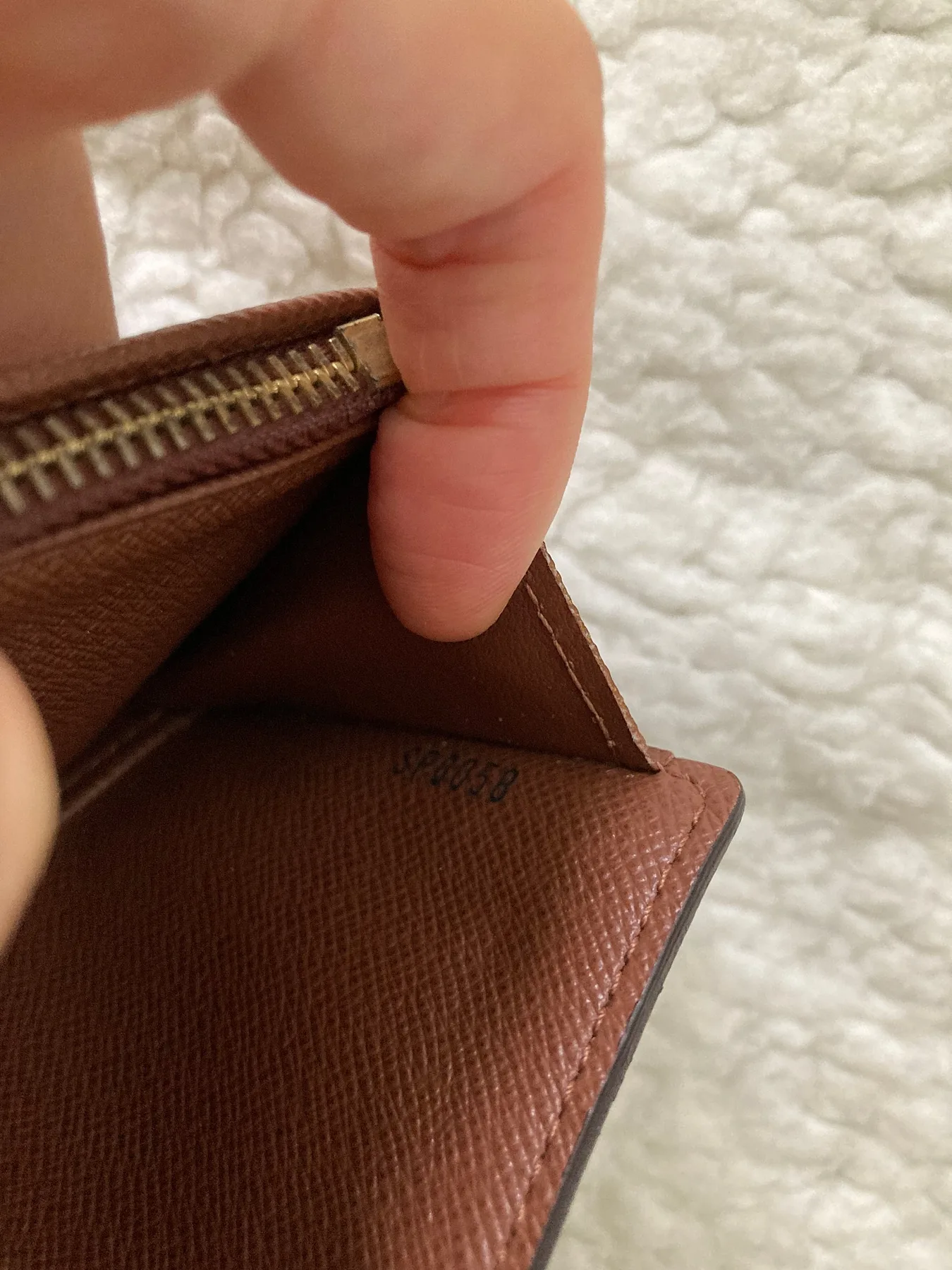루이비통 모노그램 중지갑 사진 8