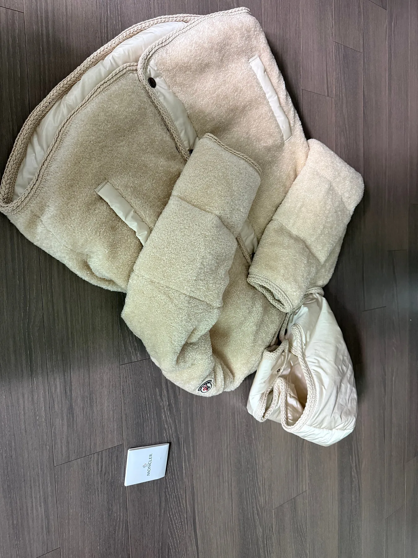 몽클레르 구스 패딩 사진 1