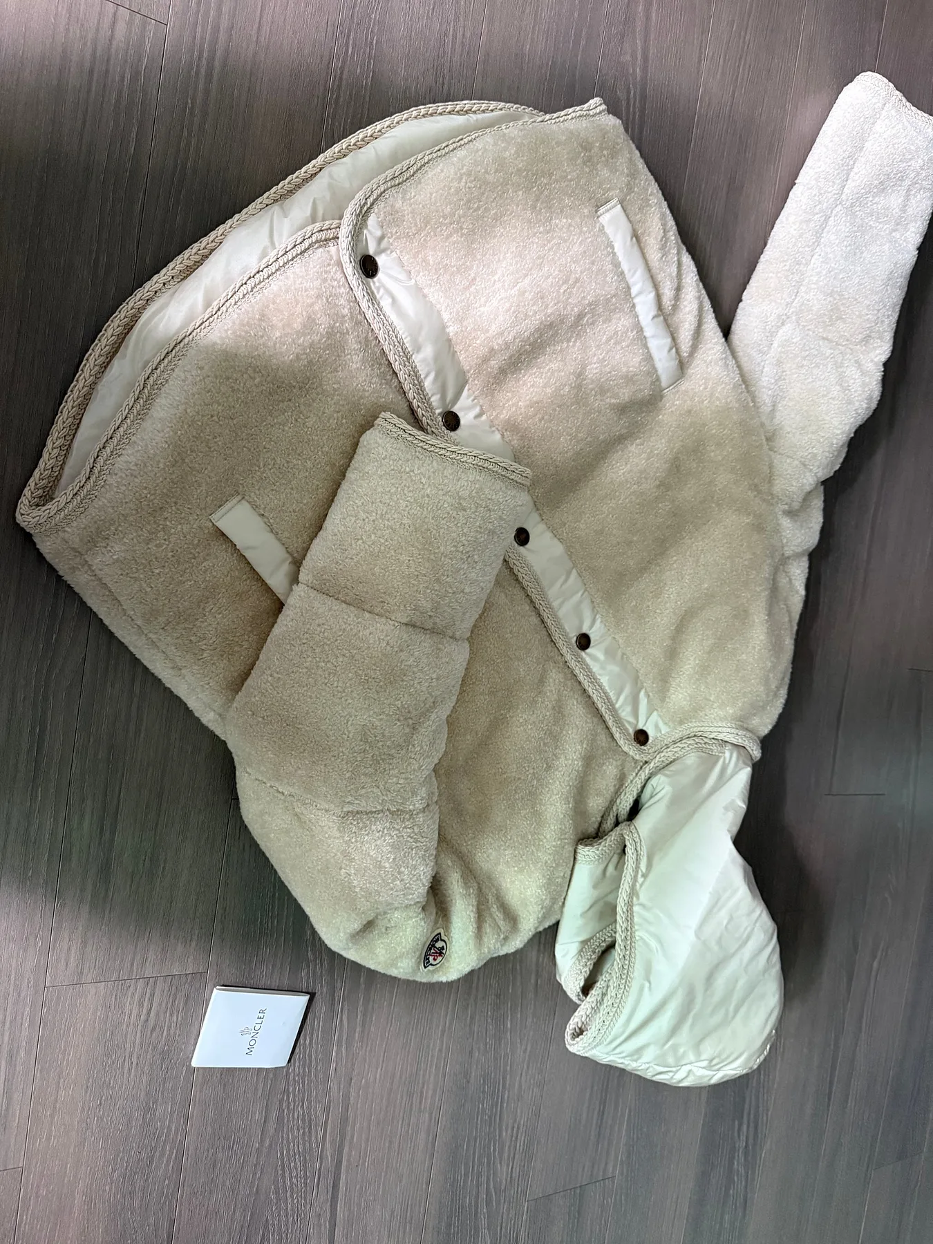 몽클레르 구스패딩 사진 3