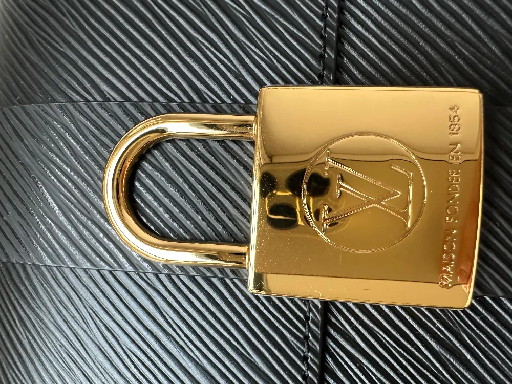 루이비통 록키 BB 에삐가죽 사진 7