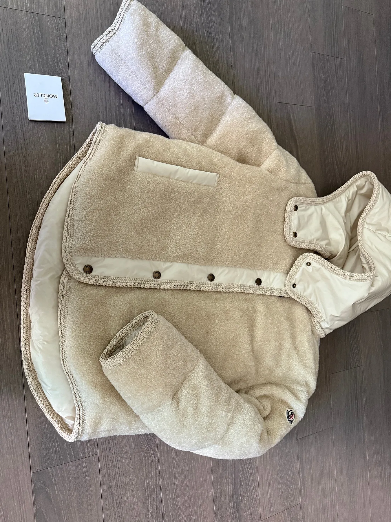 몽클레르 구스 패딩 사진 1