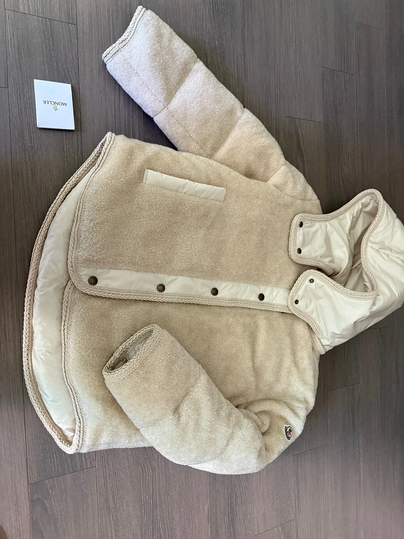 몽클레르 구스 패딩