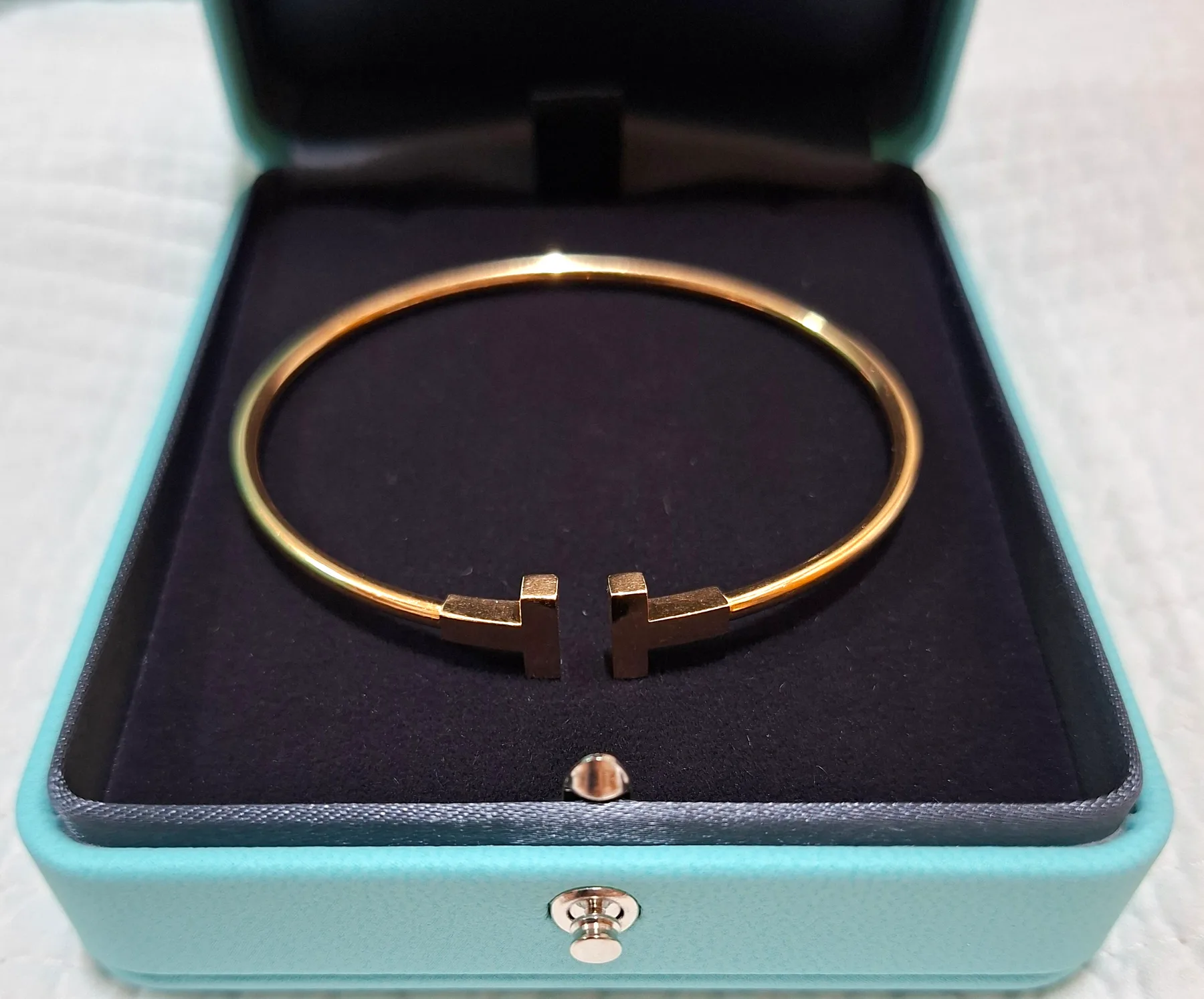 티파니앤코 Tiffany & Co. T 와이어 브레이슬릿