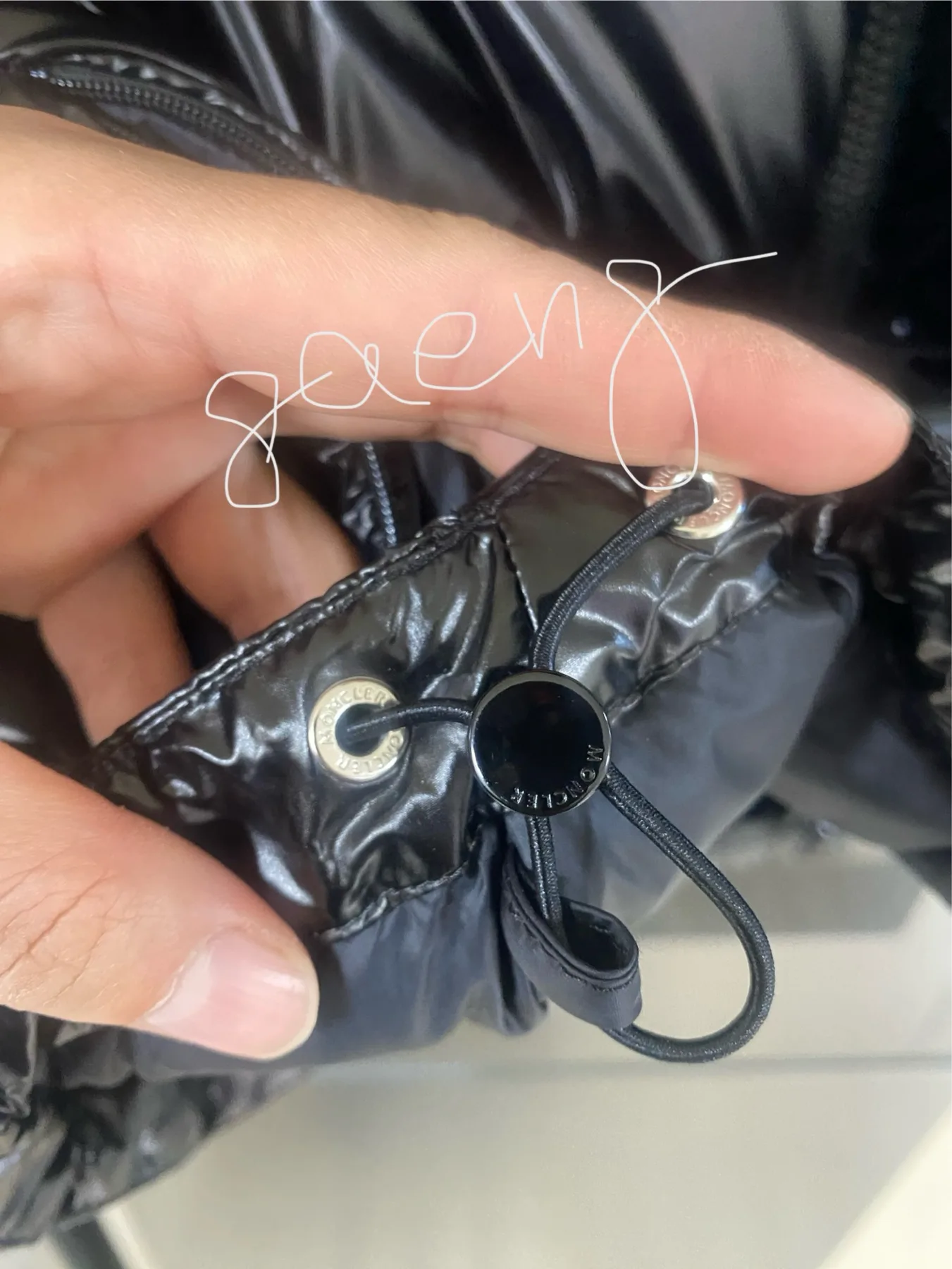 몽클레르 블라벳 다운조끼 사진 6
