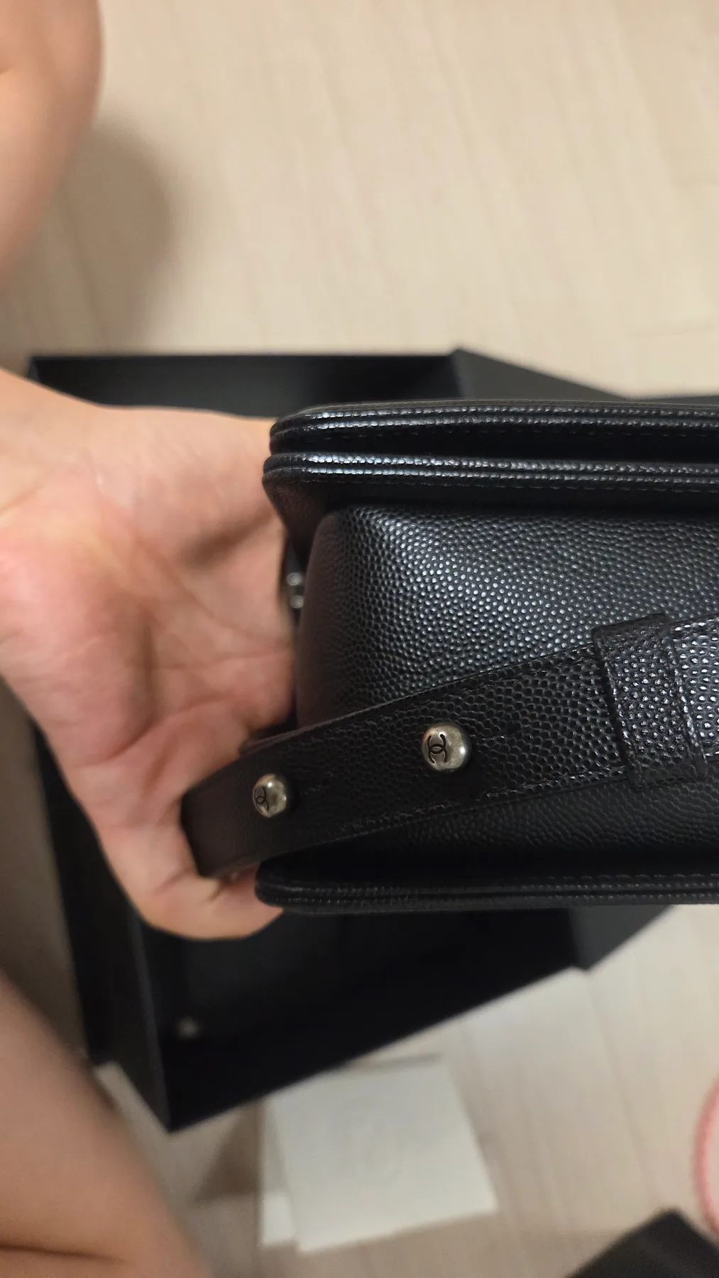 샤넬 캐비어 보이백 미듐 내장칩 풀세트 사진 4