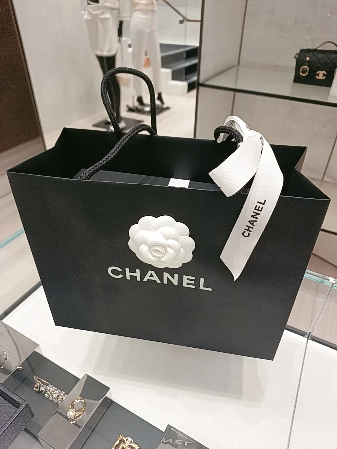 샤넬 턴락 woc 블랙 캐비어 은장 새제품 사진 2