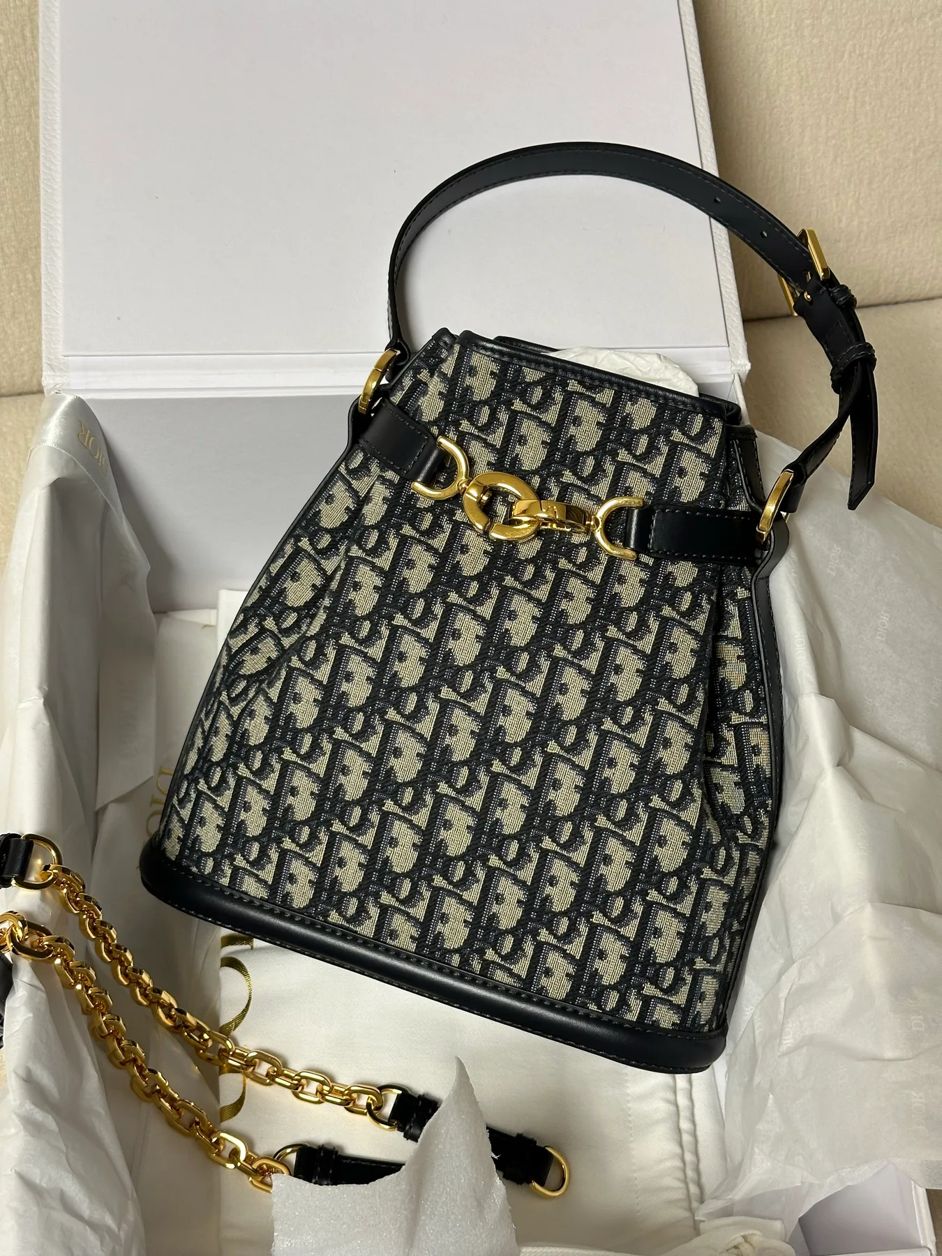 디올 크리스찬 쎄디올(cest dior) 미디움 사진 1