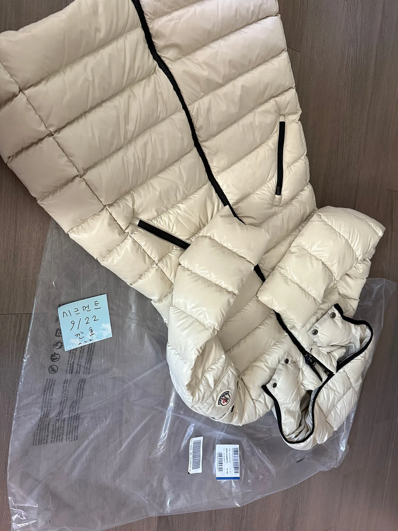 몽클레르 구스패딩 모카 사진 7