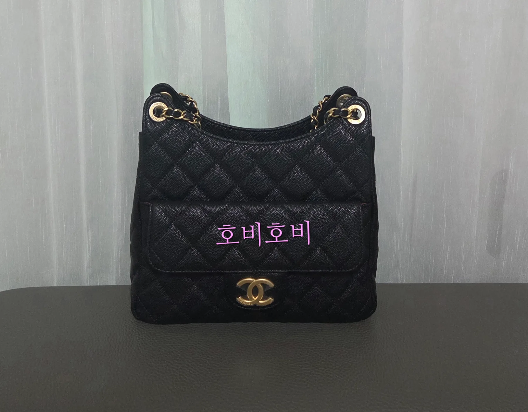 샤넬 가격인하!! 665!! 호보 캐비어 시즌 호보 미듐 블랙 거의 새상품 사진 1