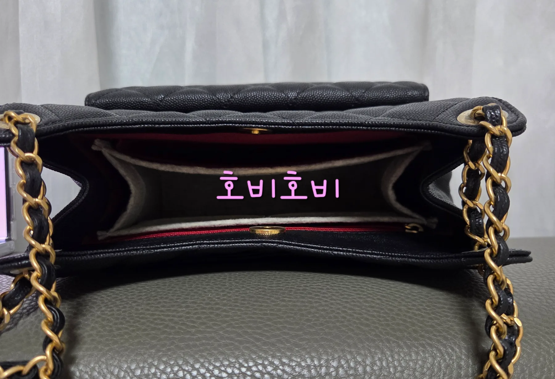 샤넬 가격인하!! 665!! 호보 캐비어 시즌 호보 미듐 블랙 거의 새상품 사진 3