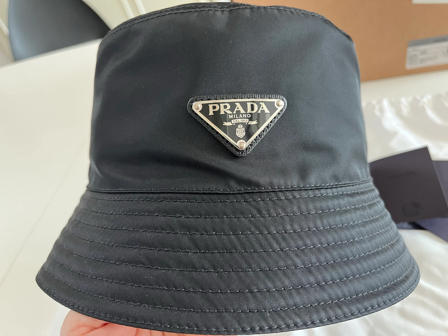 프라다 버킷햇 사진 2