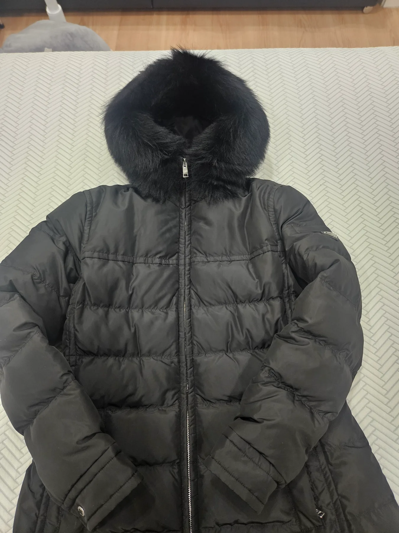프라다 구스 패딩 점퍼 사진 2