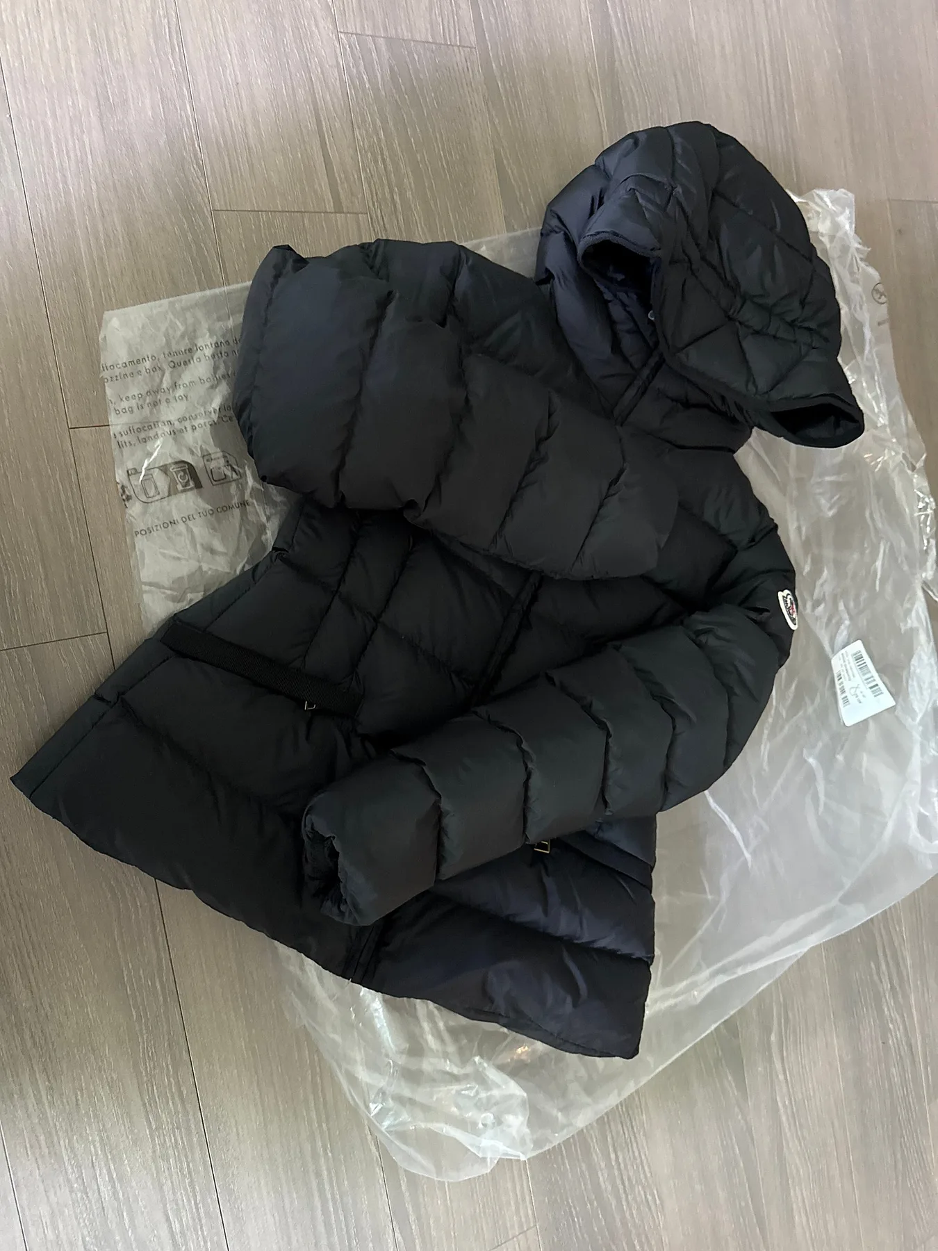 몽클레르 아보체 구스패딩 사진 1