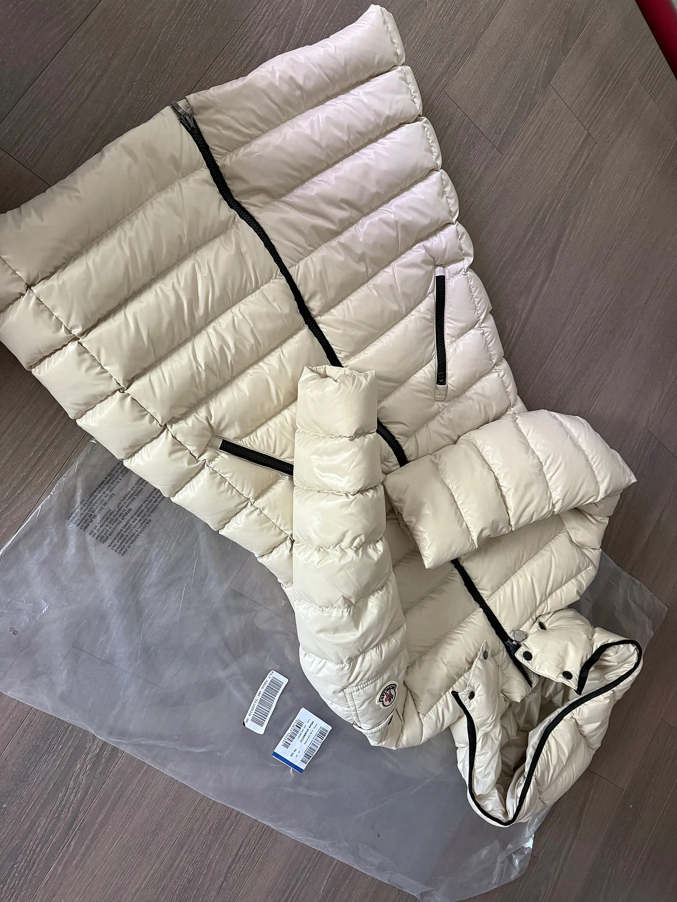 몽클레르 구스패딩 모카 사진 2