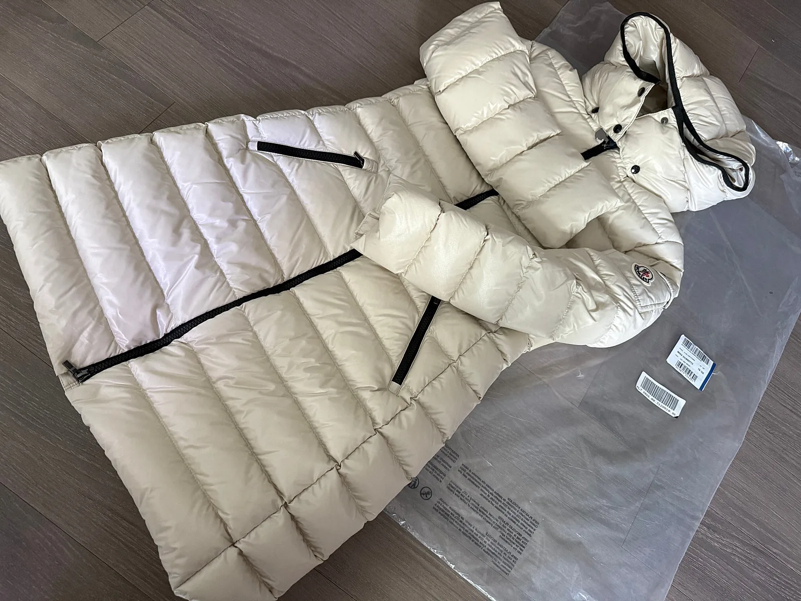 몽클레르 구스패딩 모카 사진 6