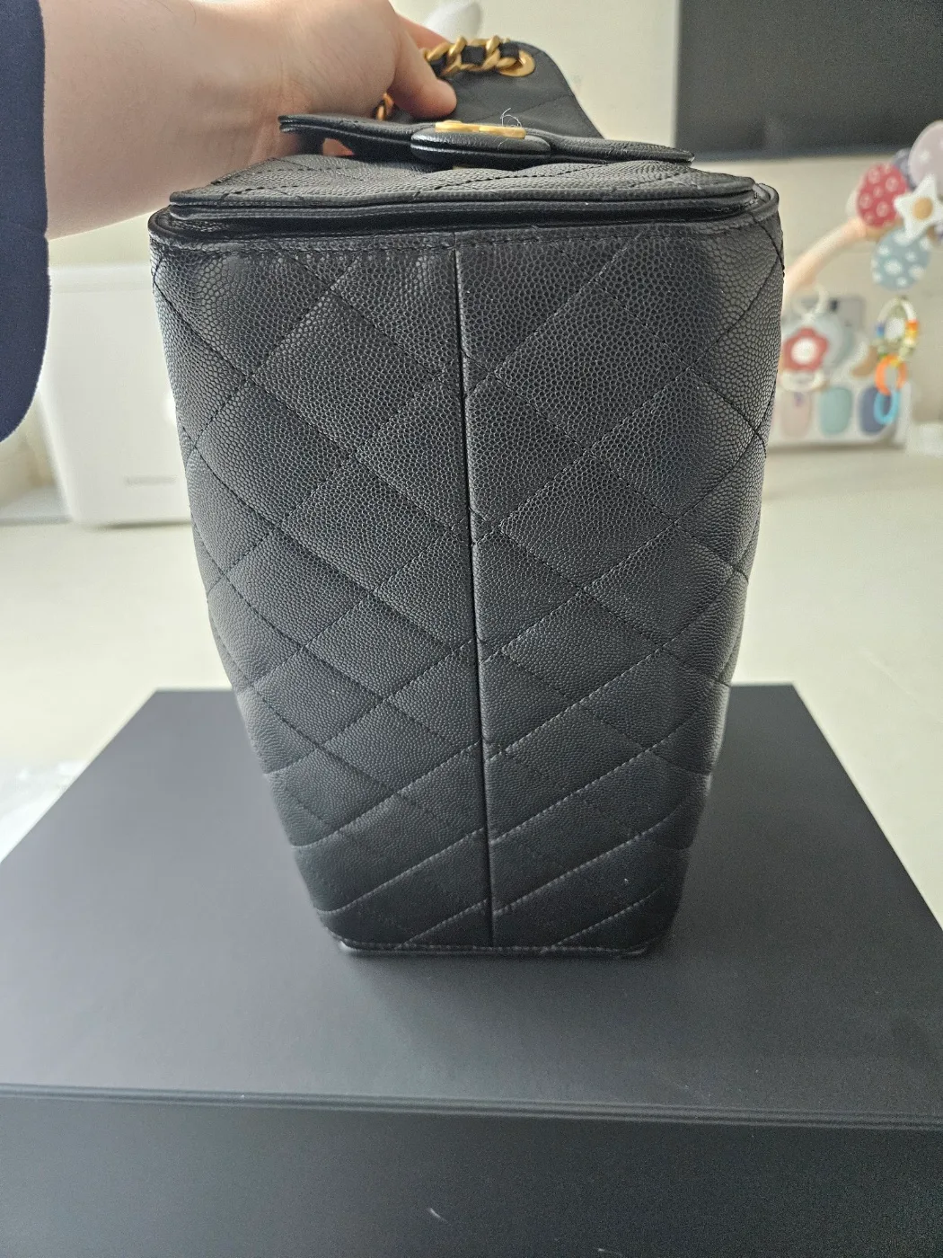 샤넬 25백 스몰 블랙 사진 5
