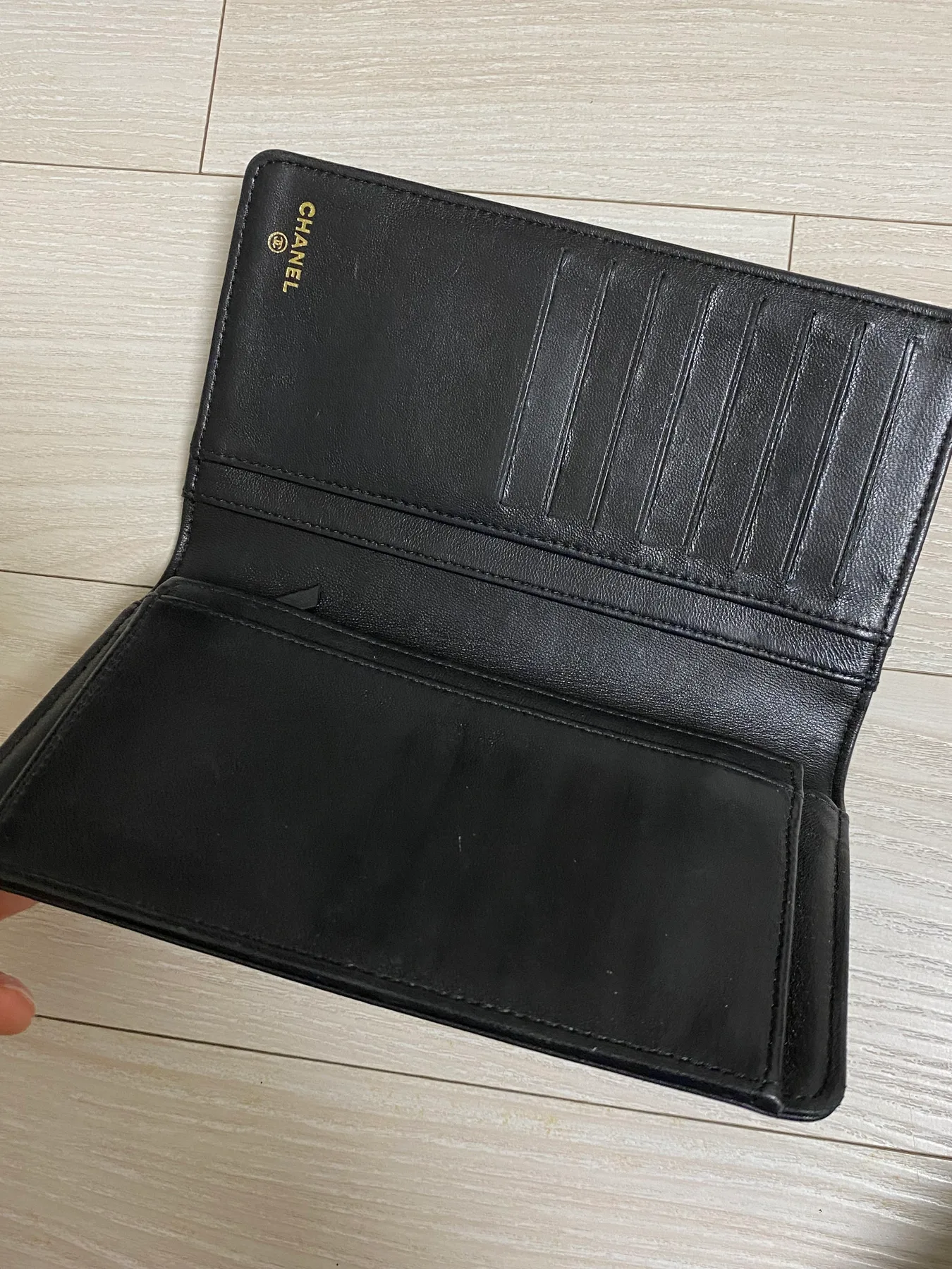 샤넬 보이 장지갑 사진 3