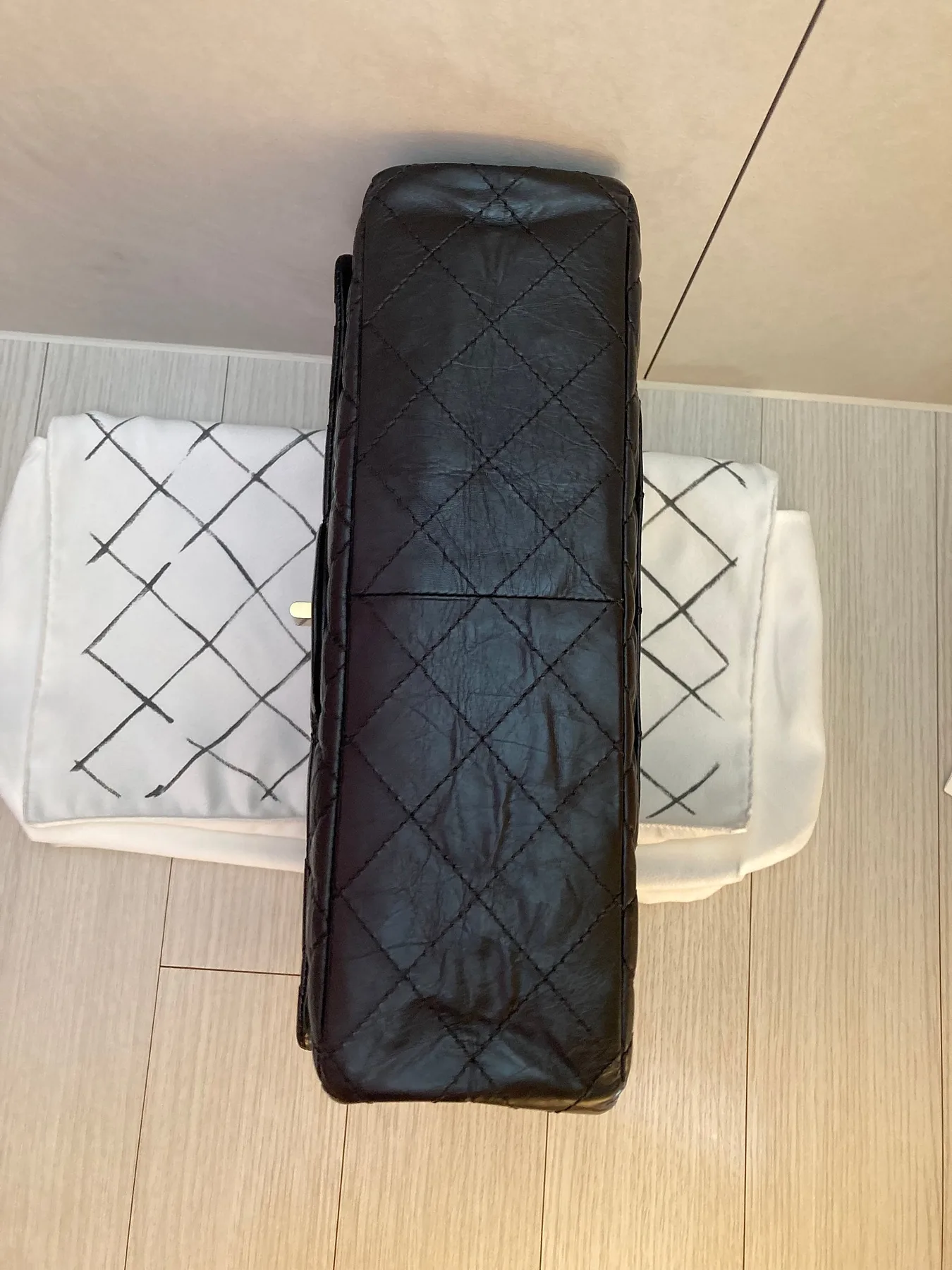 샤넬 빈티지 맥시 블랙 금장 2.55 사진 3