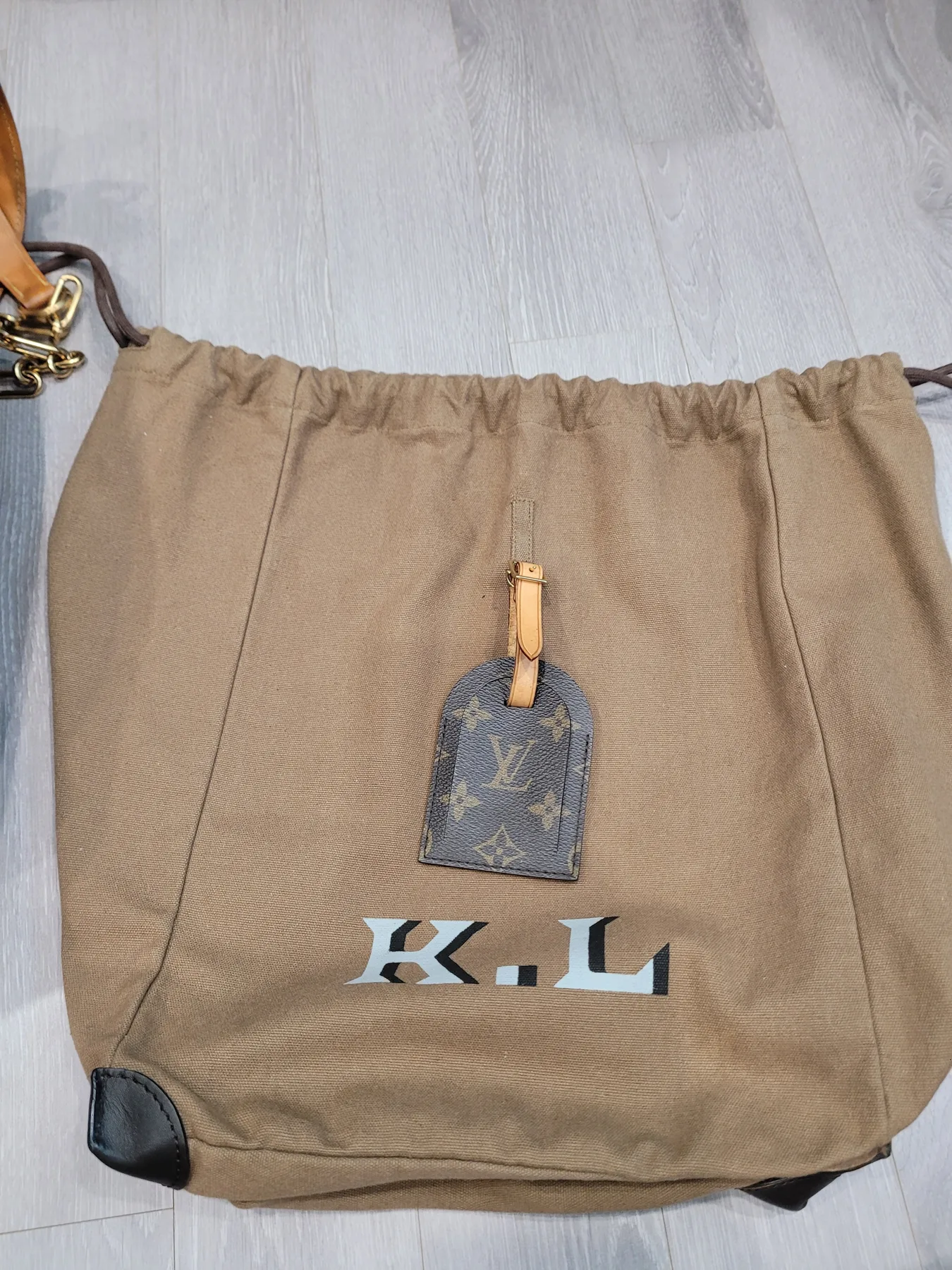 루이비통 모노그램 펀칭백 bb (칼라거펠트 작품) 사진 3