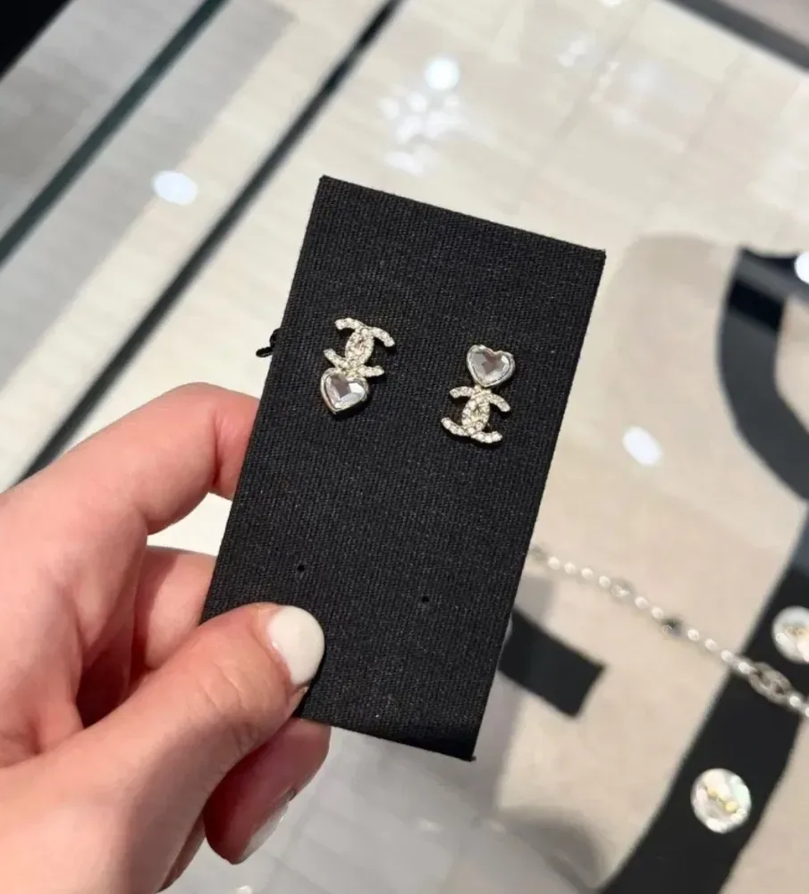 샤넬 CC 로고 하트 귀걸이 사진 3