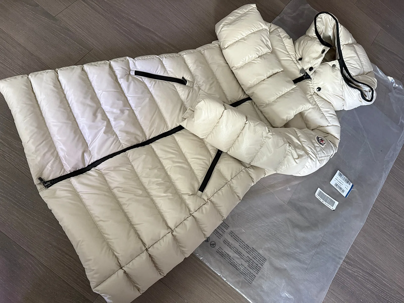 몽클레르 구스패딩 모카 사진 2