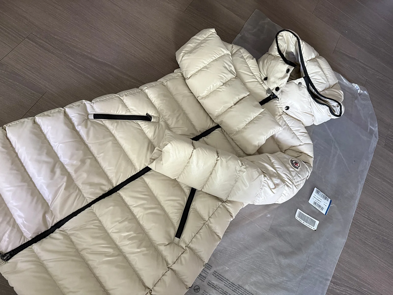 몽클레르 구스패딩 모카 사진 3