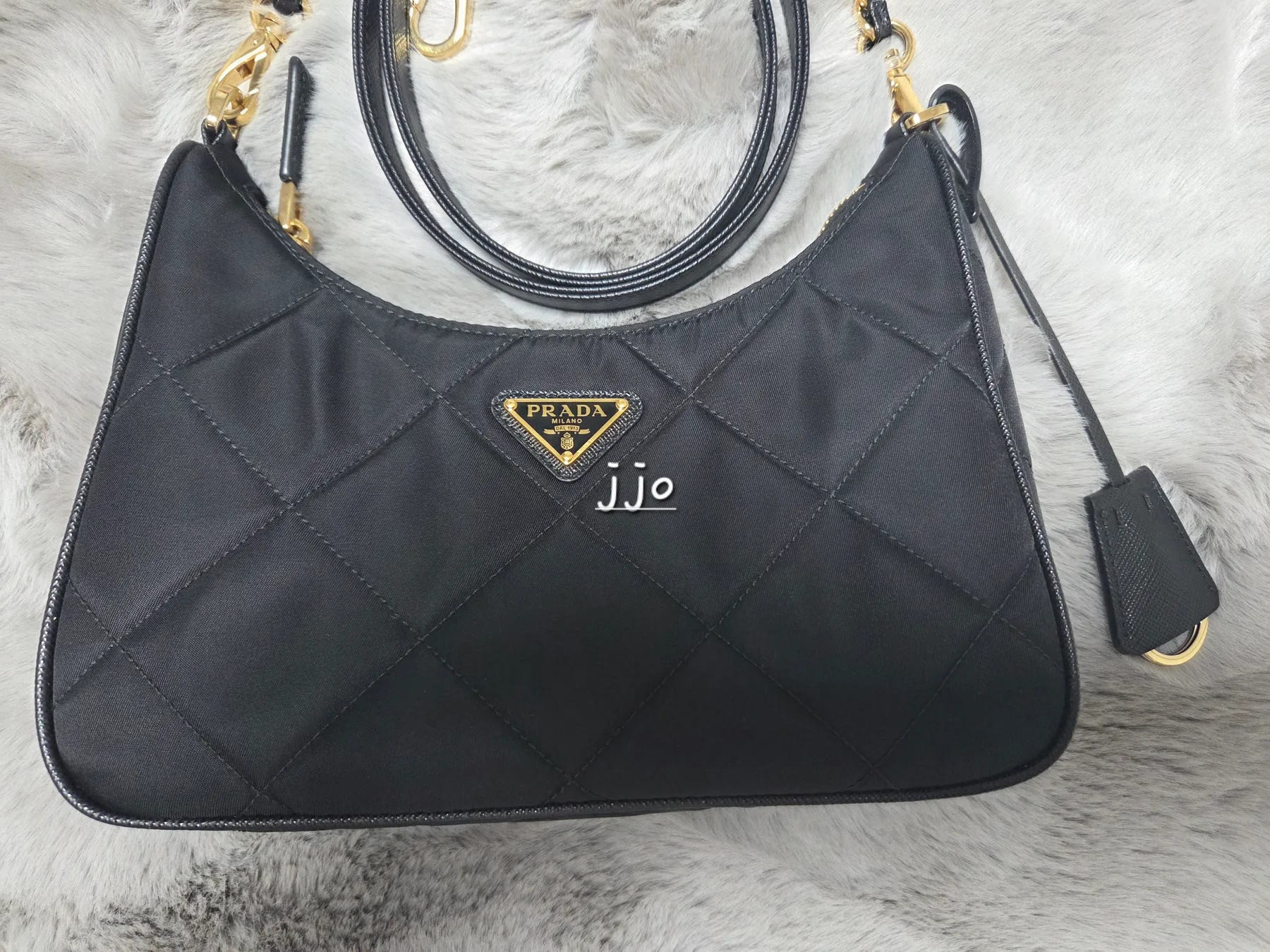 프라다 ♡10만원가격조정♡프라다 리나일론 퀼팅 호보 금 장 1BC204 사진 3