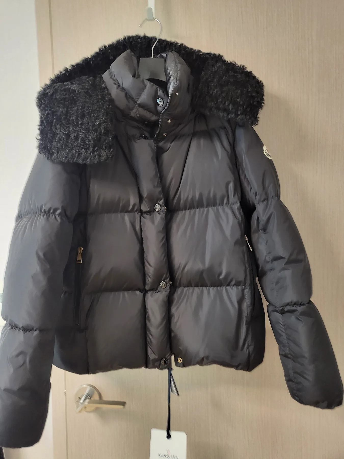 몽클레르 25fw 몽클레어 castelnou 숏 패딩 새상품 사진 4