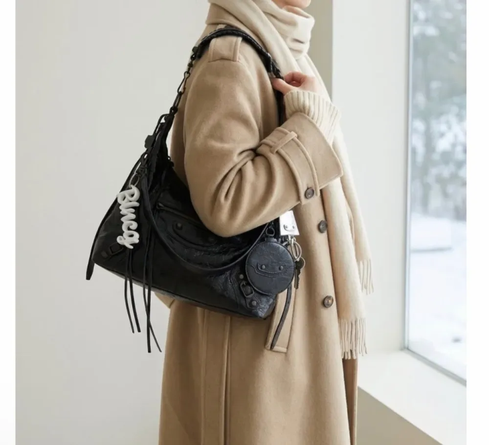 발렌시아가 르시티 호보 스몰 블랙 사진 2