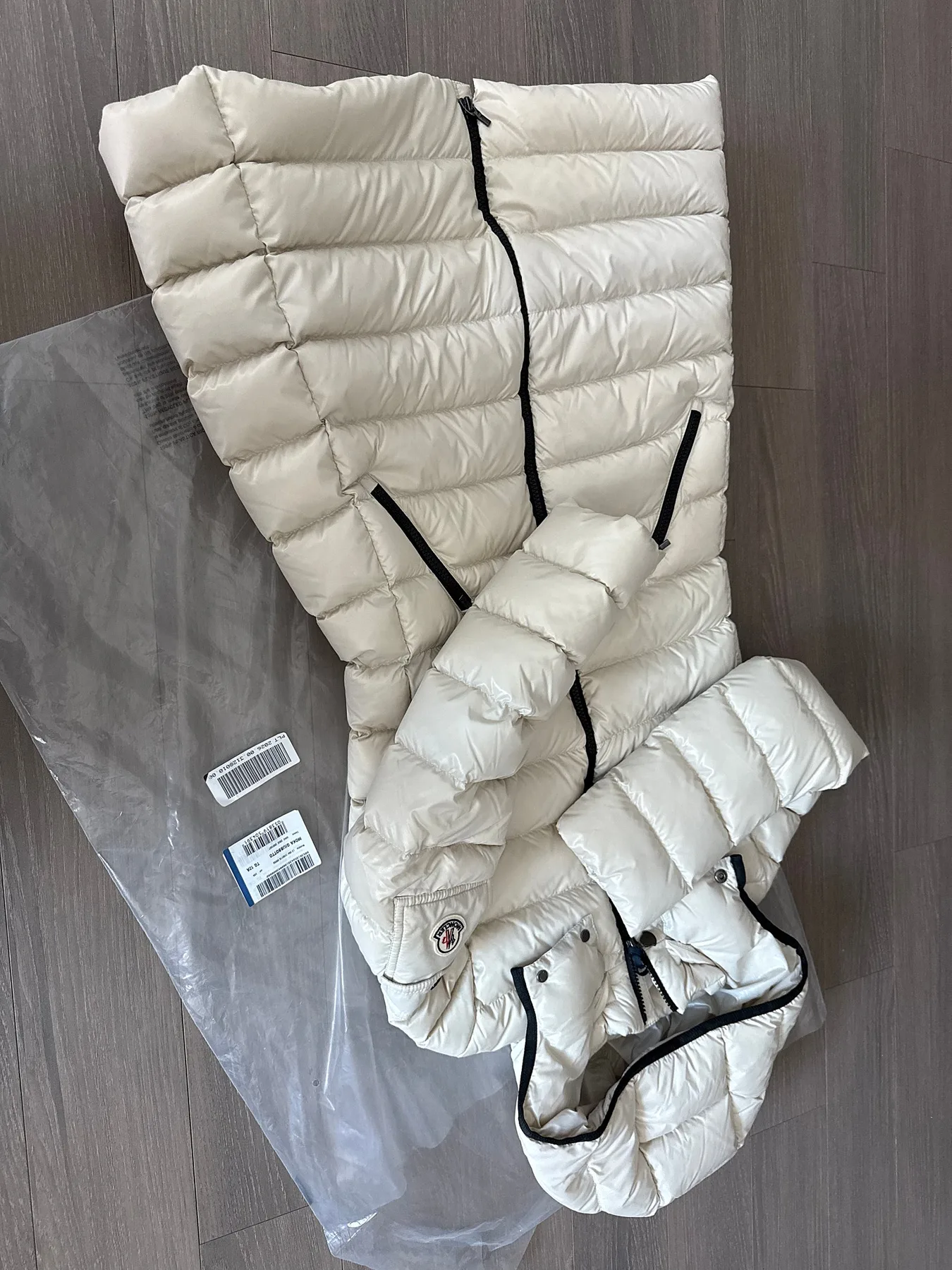 몽클레르 구스패딩 모카 사진 2