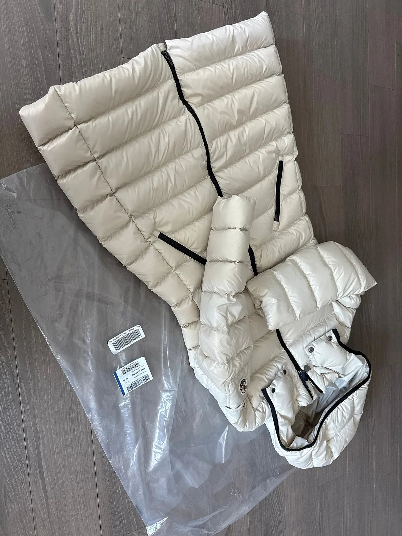 몽클레르 구스패딩 모카 사진 6