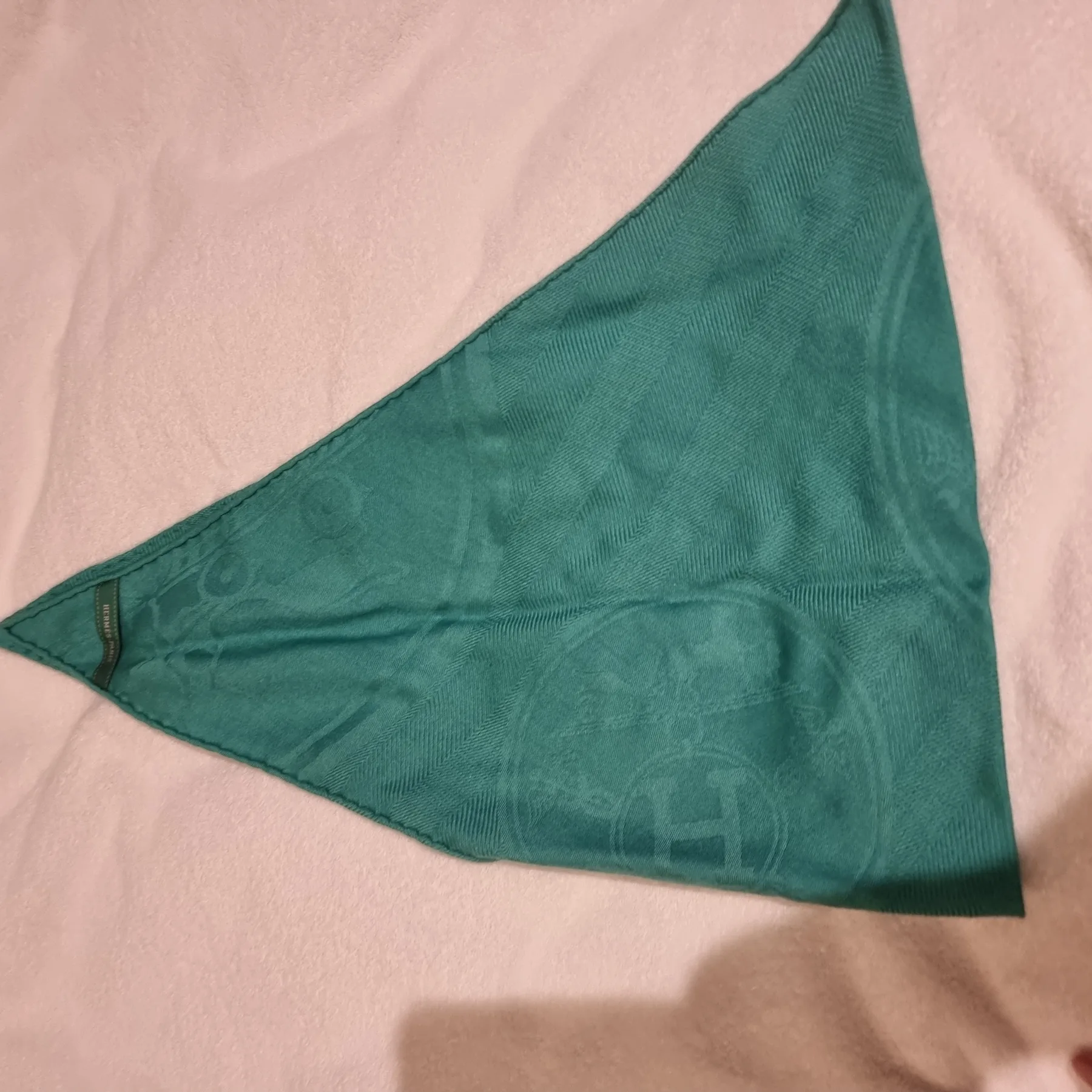 에르메스 (캐시미어 함유량 85프로라 가볍고 따뜻한) 캐시미어 로장지 캐시미어 함유 85% RE /VERT JADE 새제품 사진 4