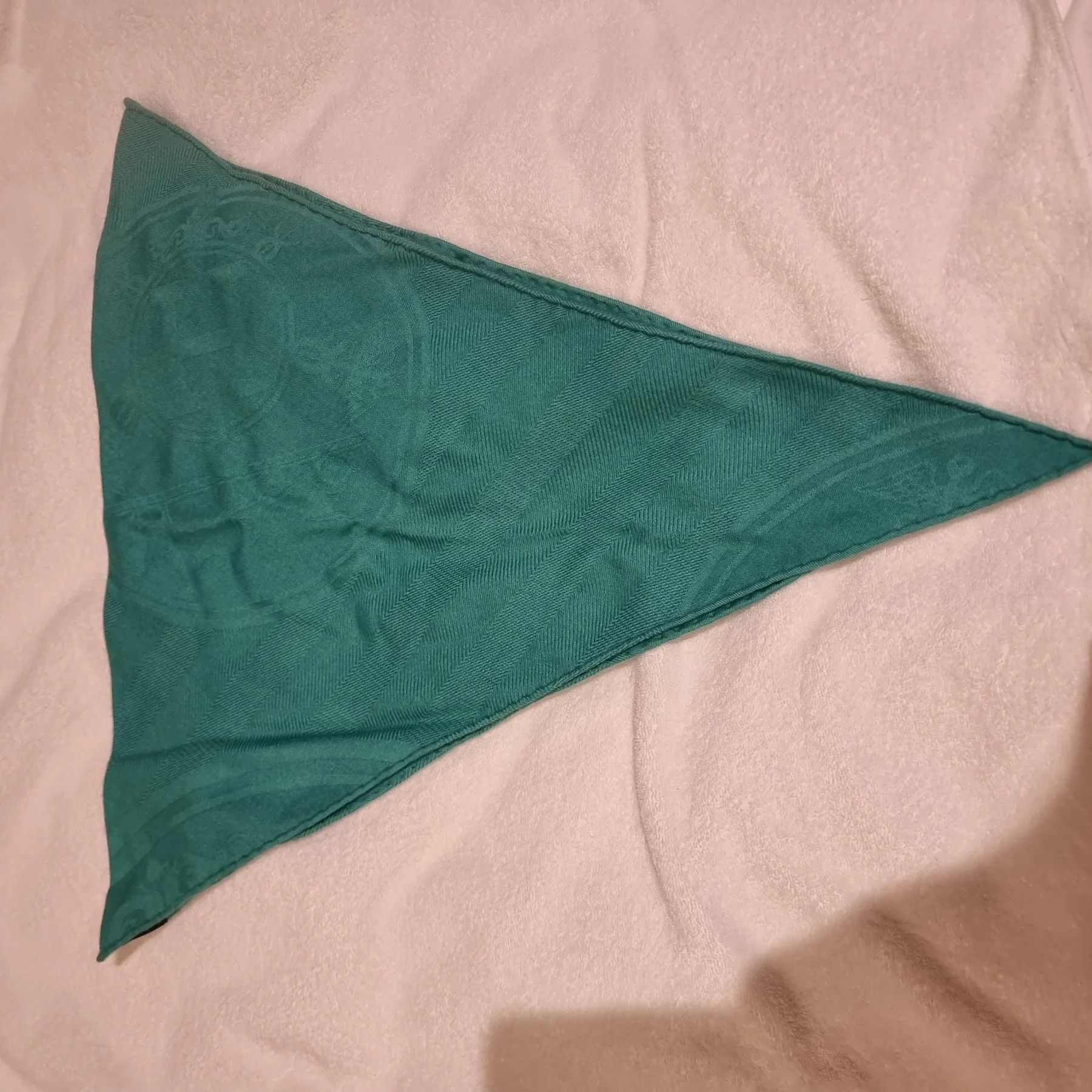 에르메스 (캐시미어 함유량 85프로라 가볍고 따뜻한) 캐시미어 로장지 캐시미어 함유 85% RE /VERT JADE 새제품 사진 5