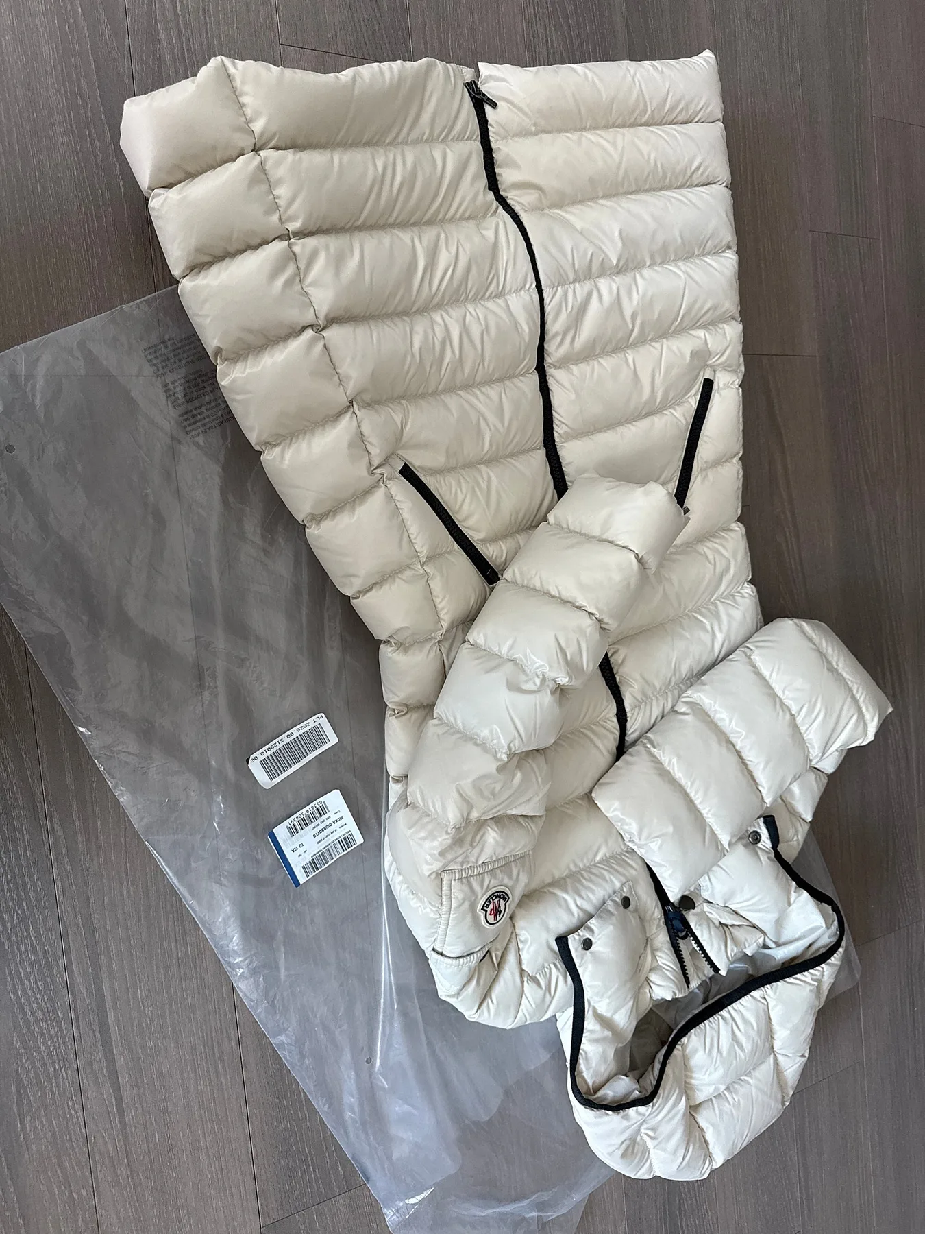 몽클레르 구스패딩 모카 사진 6
