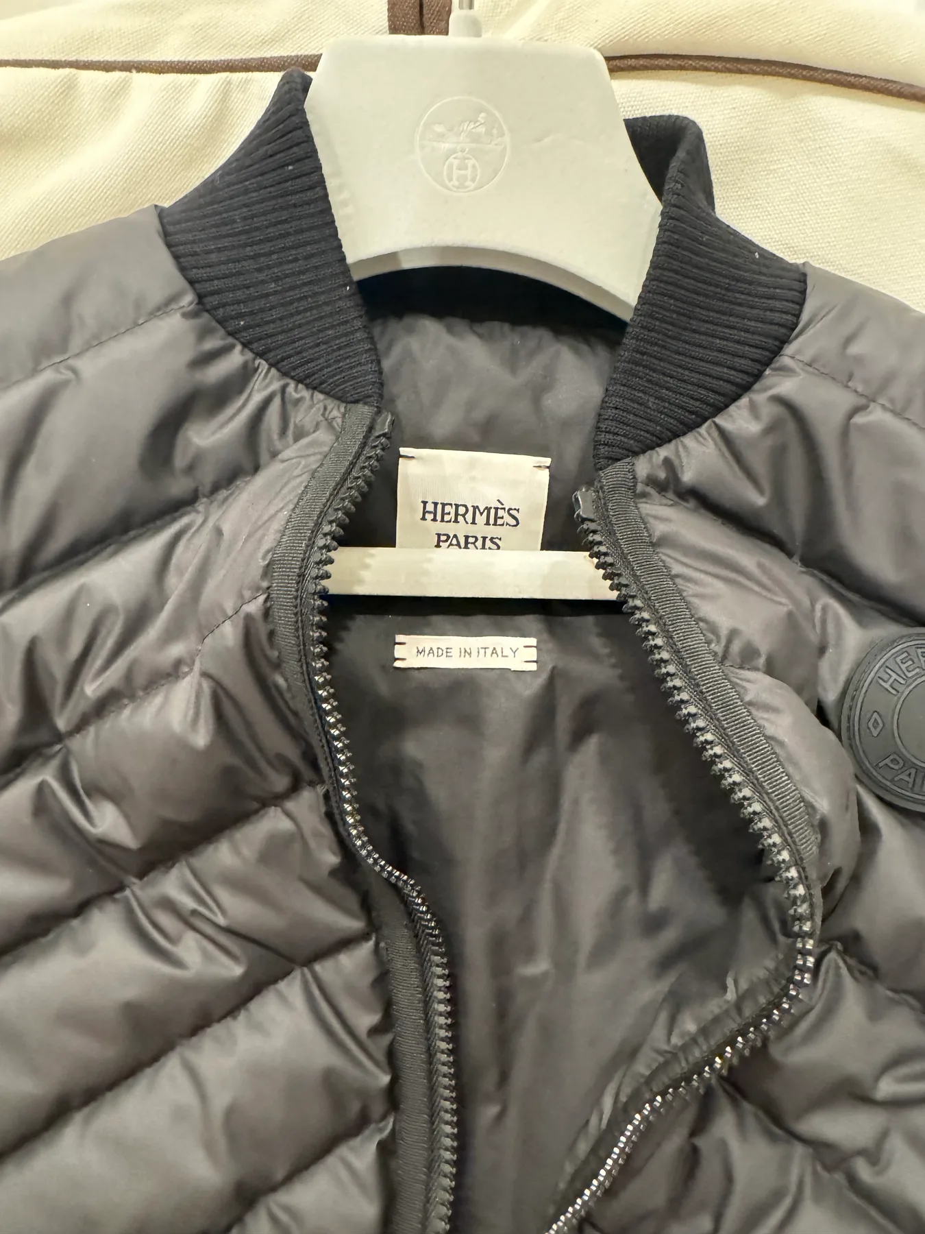 에르메스 기본 패딩조끼 새상품 반값이하 판매 사진 8