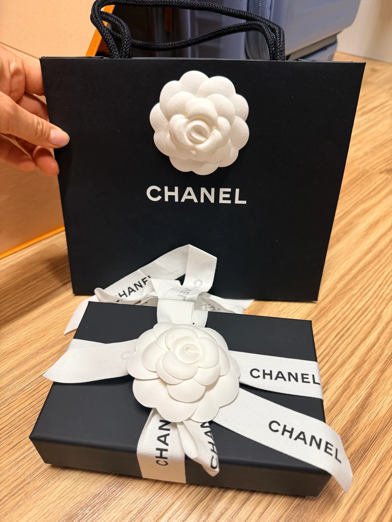 샤넬 CHANEL 클래식 캐비어 은장 지갑 새제품 사진 1