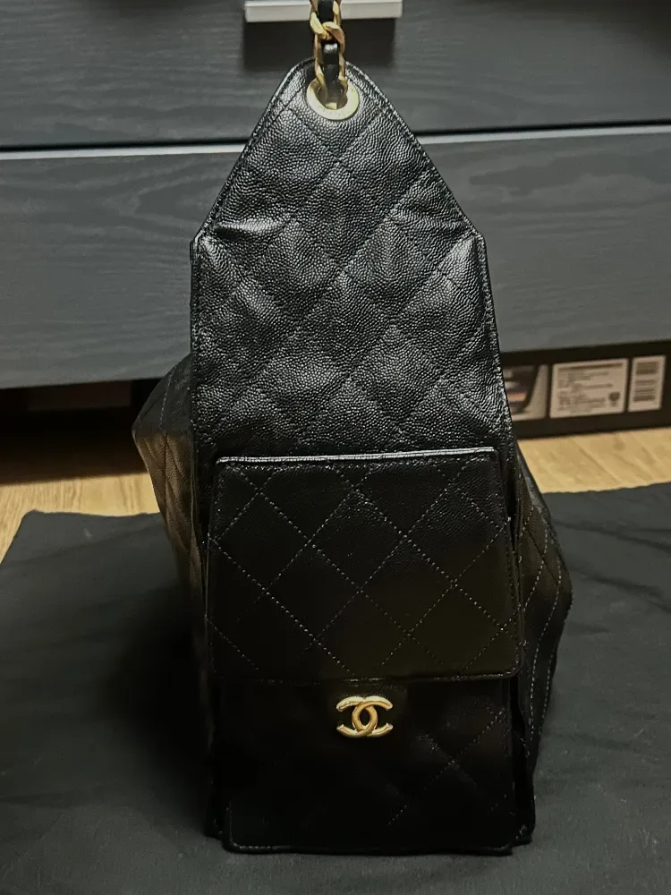 샤넬 25백 미디움 블랙 사진 2