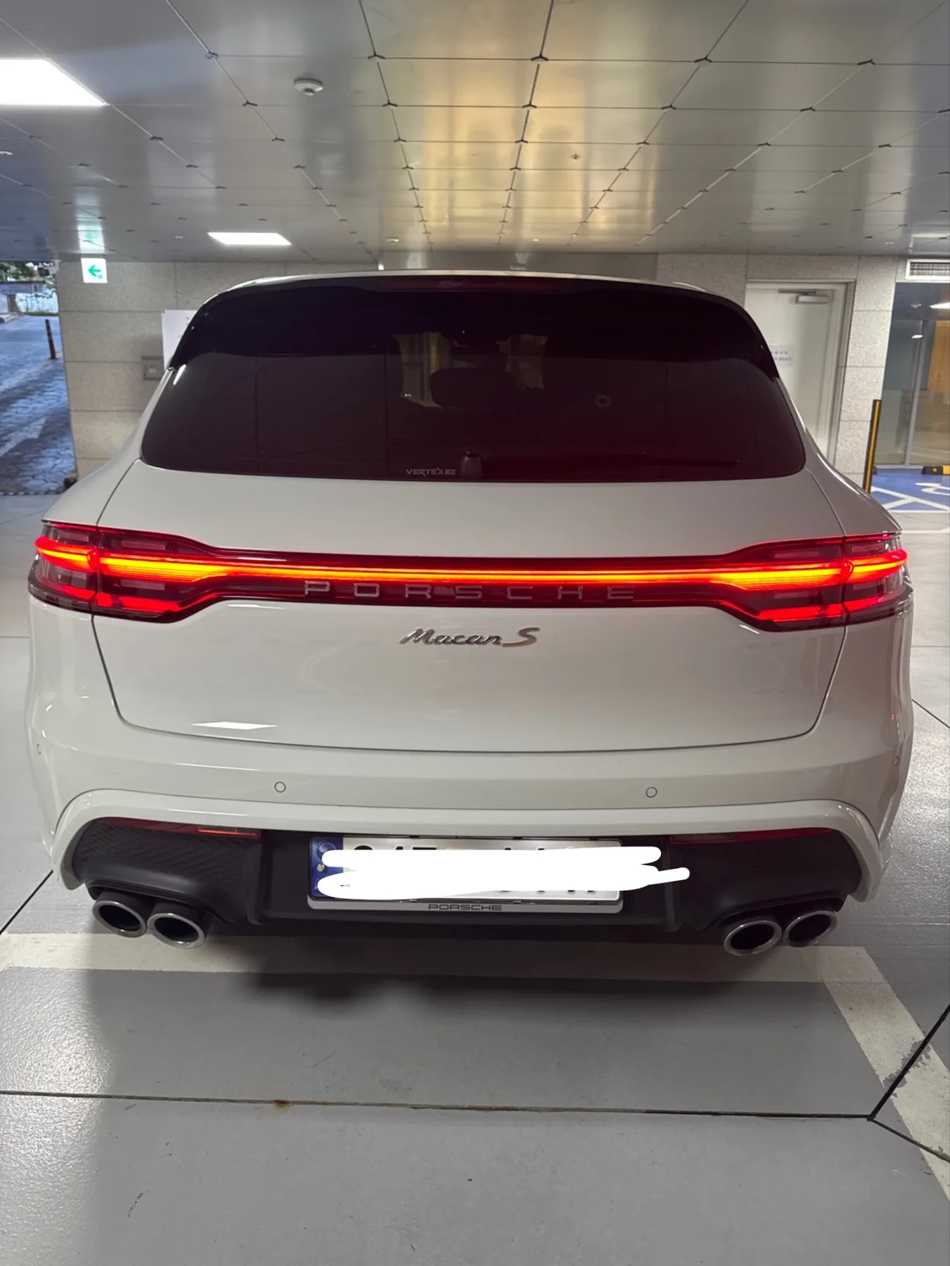 포르쉐 마칸 2.9 S 2024 화이트 사진 2