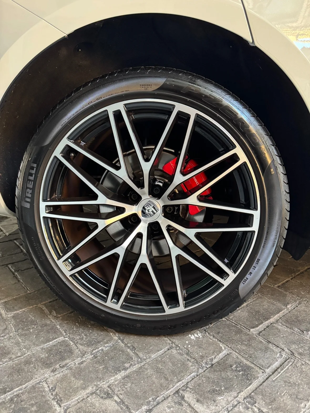 포르쉐 마칸 2.9 S 2024 화이트 사진 3