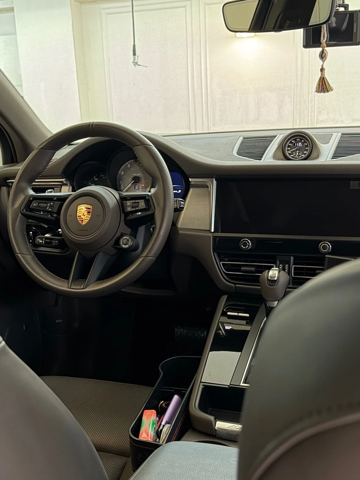 포르쉐 마칸 2.9 S 2024 화이트 사진 6